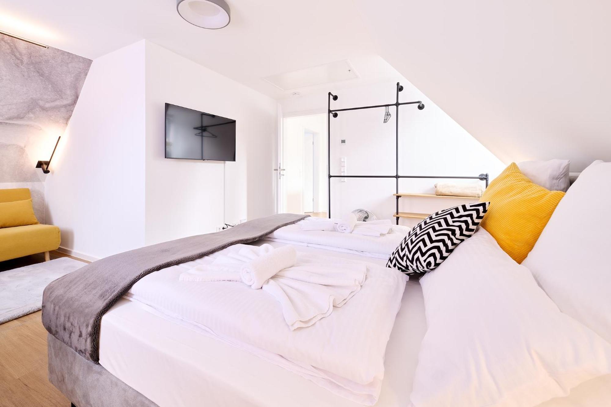 Xzllenz - 4 Schlafzimmer, Zentral, Parken, U-bahn, 2 Baeder, 4 Smart-tv, Optional Einzelbett